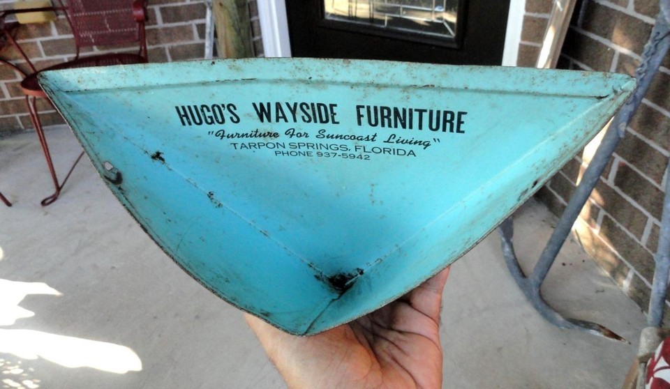 HUGO’S WAYSIDE FURNITURE vintage Advertising Dust Pan TARPON SPRINGS