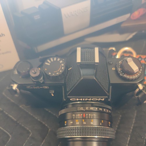 CUERPO CHINON CM-3 35 mm con CHINON, GORRAS + CORREA, CUBIERTA, estuche 3 lentes en total - Imagen 2 de 12