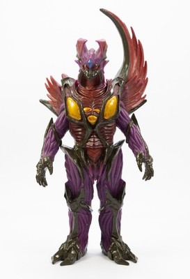 Ultraman Ultra Monster Series Chaos Darkness Bandai 2002 Figure Missing Wing