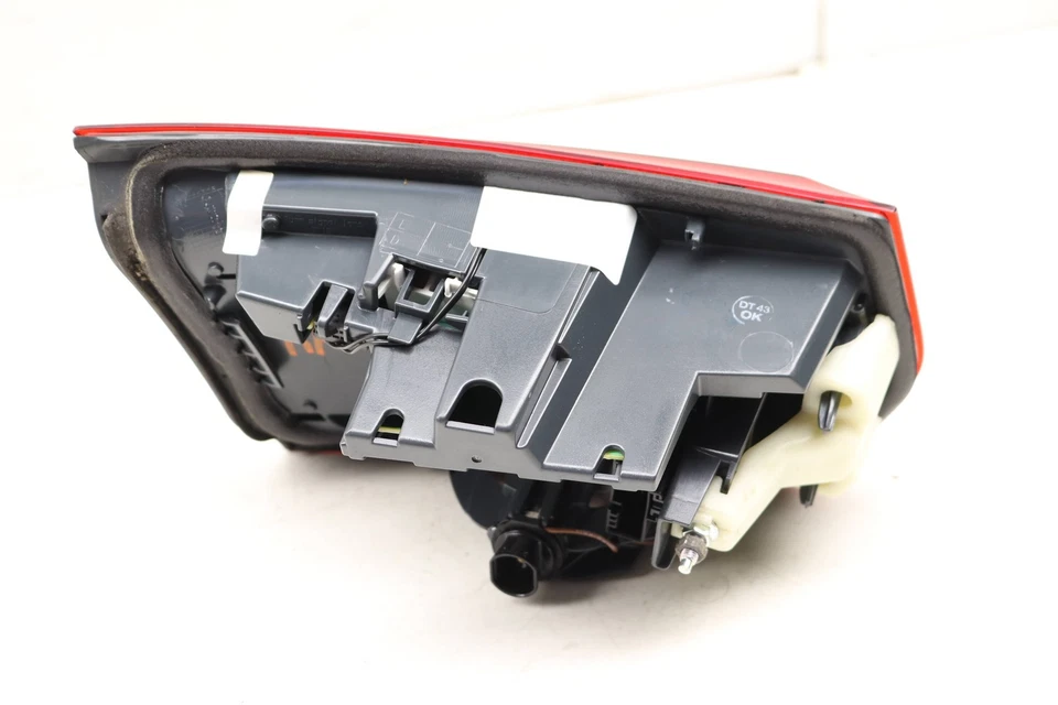 BMW 340I XDRIVE 2016-2018 - Luz trasera interior derecha / lámpara 7369122 Foto 2 de 4