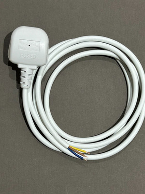 Vollgegossener 3-poliger UK-Stecker 5A Sicherung 1,7m lang 3-adrig 0,75mm weiß Flex/Kabel