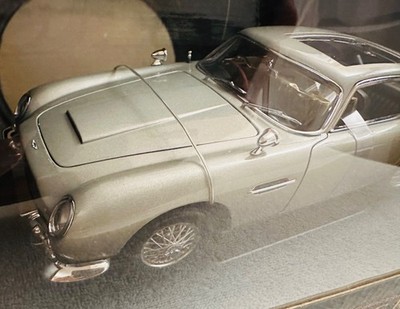 1965 Aston Martin DB5, James Bond 007 Goldfinger, AUTOart, 1/18