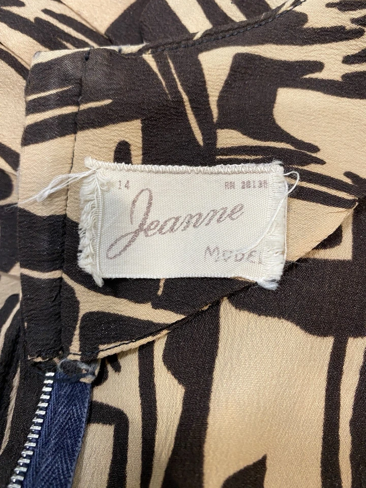 Vestido Vintage TALLA PEQUEÑA PETITE Marrón Tostado Crepé JEANNE AÑOS 50 60 Falda Completa Retro Foto 3 de 4