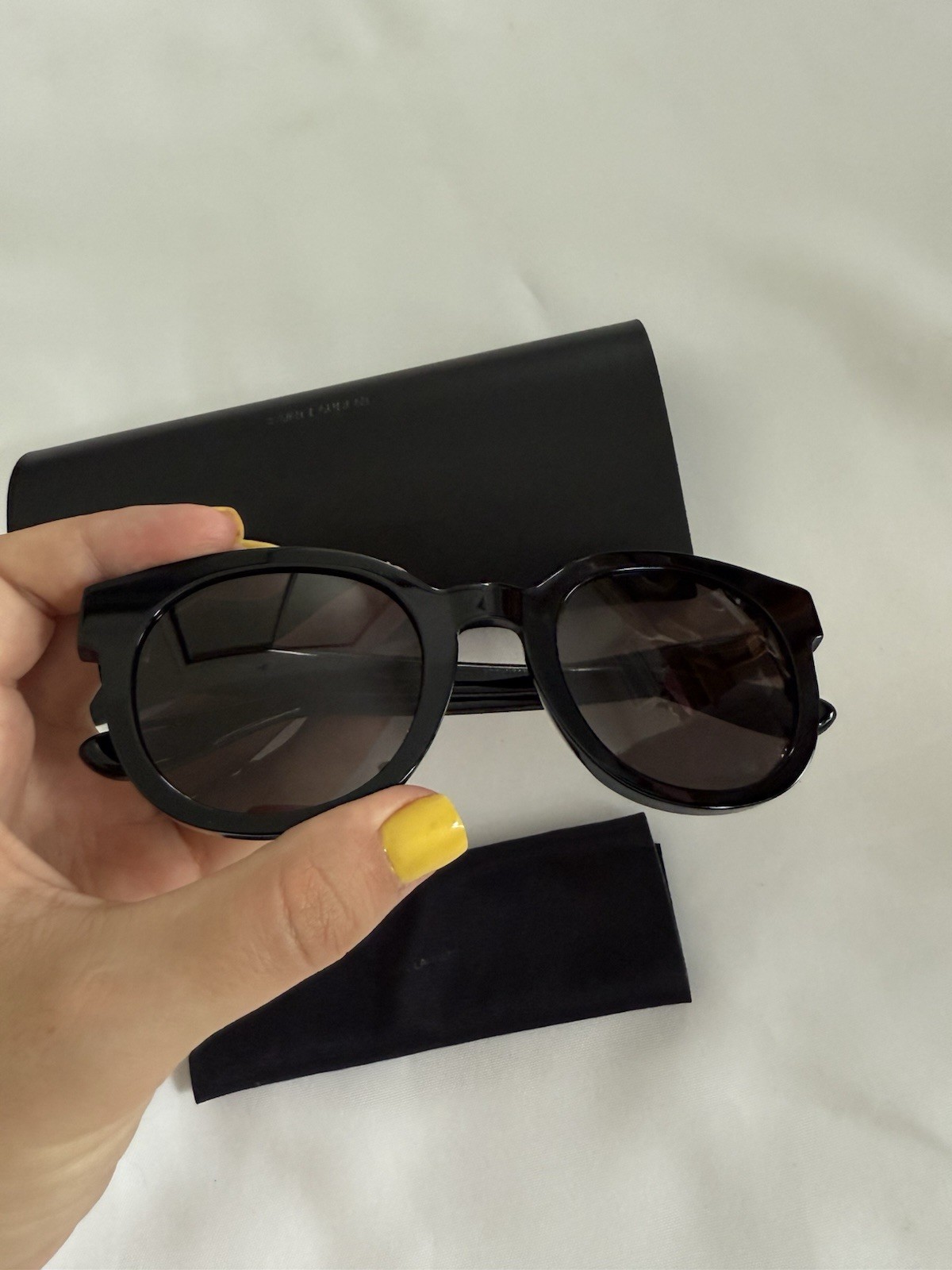 Occhiali da sole Saint Laurent monogramma acetato nero SL M15 nero grigio oro