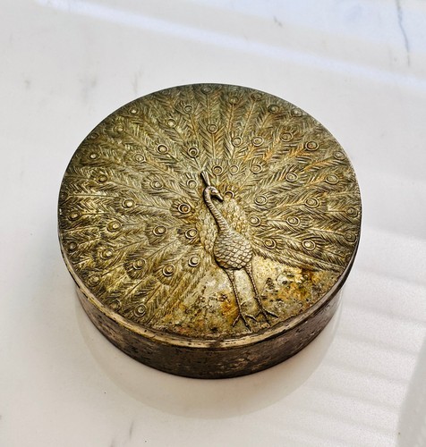 Vintage (Likely Mid Century) Gilt Patinated Trinket Box w/ Peacock Velvet Lined - Picture 5 of 6