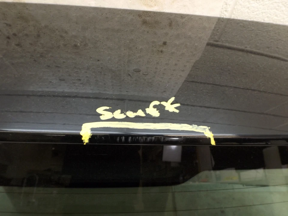 Portón trasero Volvo XC70 2010-2016 con luces traseras usado OEM 39807944 Foto 3 de 4