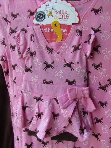 Top 2 pezzi nuovo con etichette Dollie & Me rosa marrone stampa cavallo con leggings e vestito bambola taglia 8 - Foto 2 di 12