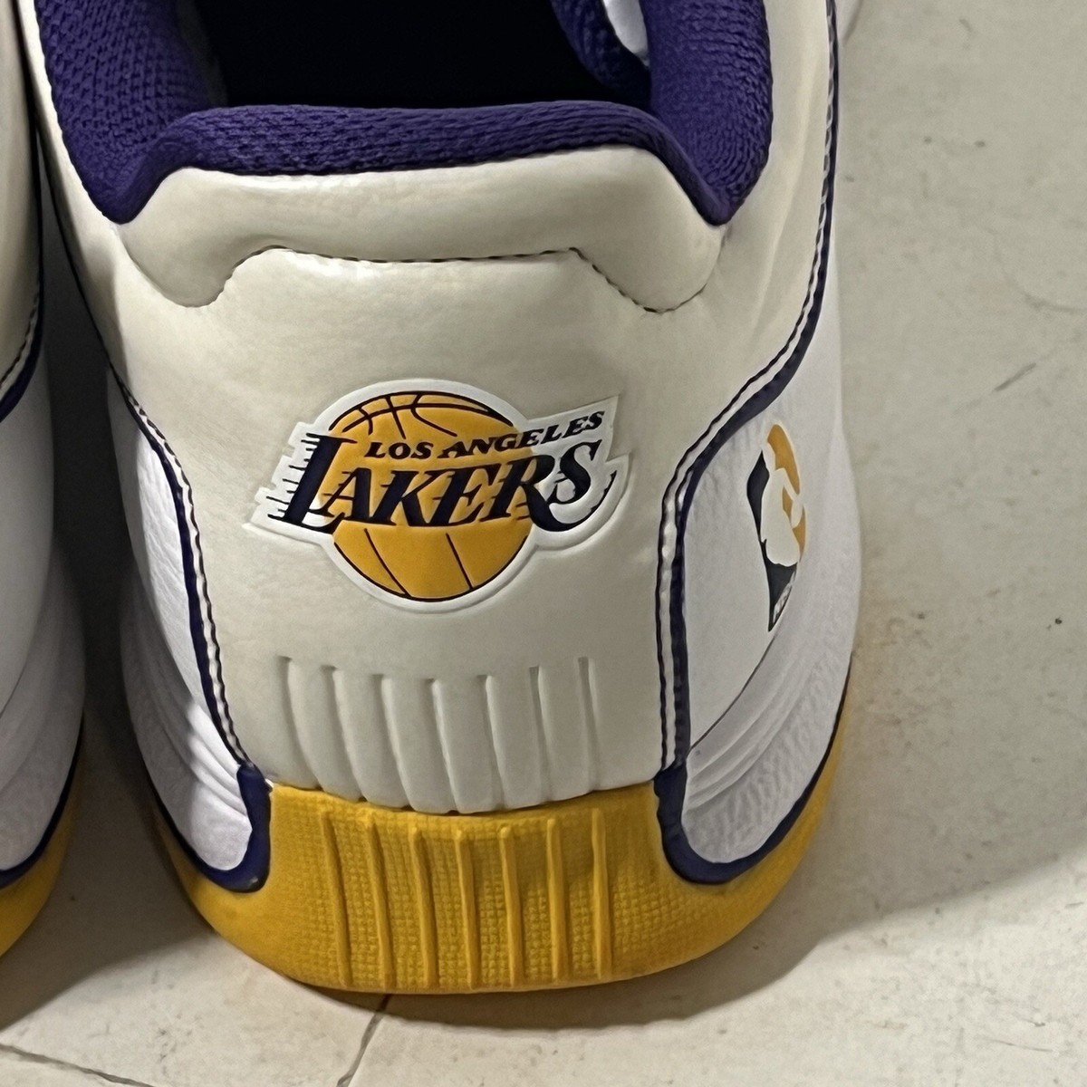 Adidas Superstar 2G08 Los Angeles Lakers Basketbal Amazon.com: adidas Men  main image 4