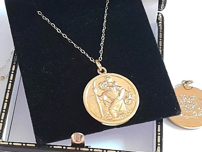 ANHÄNGER - ST CHRISTOPHER ANHÄNGER & GOTT SEGNE DICH AUF RÜCKEN 9 KT GOLD KETTE - SCHÖN