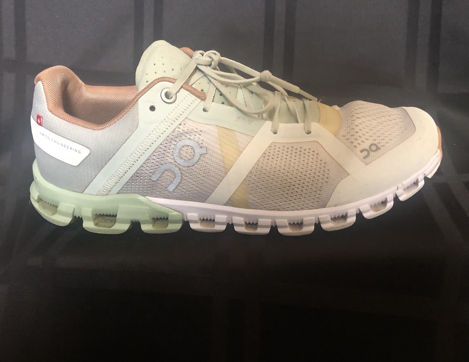 On Cloud Women’s Swiss Engineering Cloudflow Runn… - image 1