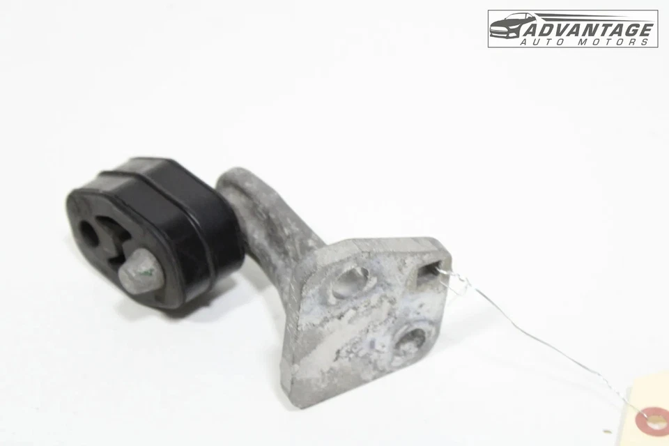 Chrysler Pacifica 2017-2025 suspensión aislante escape trasero derecho con soporte OEM Foto 3 de 4