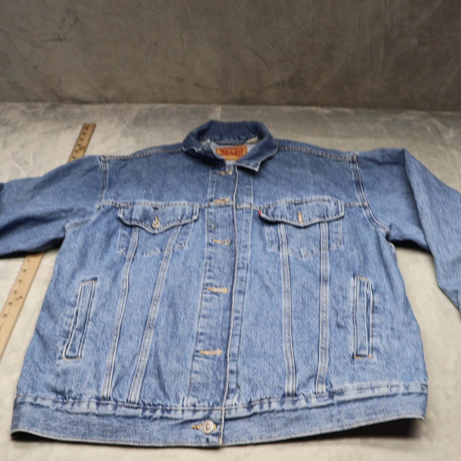 Levis Jacket Mens Large Medium Wash Denim Casual Rugged Classic Jean Trucker