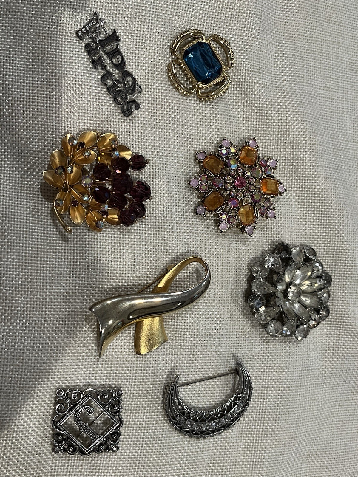Lot Of Eight Pendants No Missing Stones 7 Unbranded. One Is Branded Australia