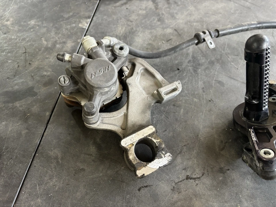 Juego trasero derecho izquierdo 11-25 Suzuki GSXR 750 600 eje D por pista accionada juego trasero Foto 3 de 4