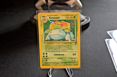 HP, SWIRL, Venusaur 018/130 Base Set 2 Holo