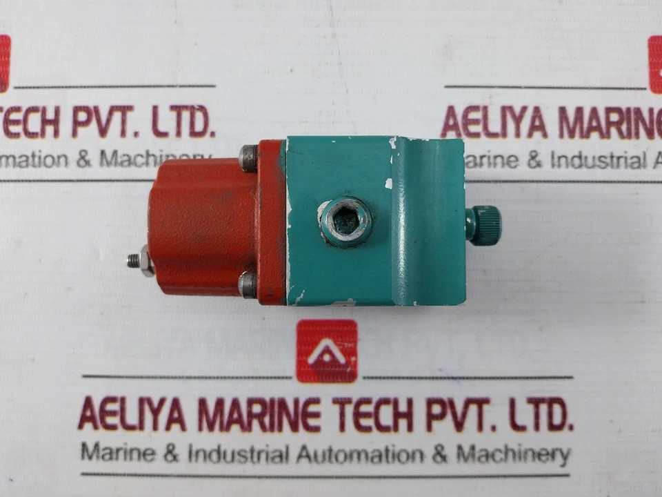 CUMMINS 3054609 Combustible Electroválvula 24Vdc 3239601 - Imagen 3 de 4