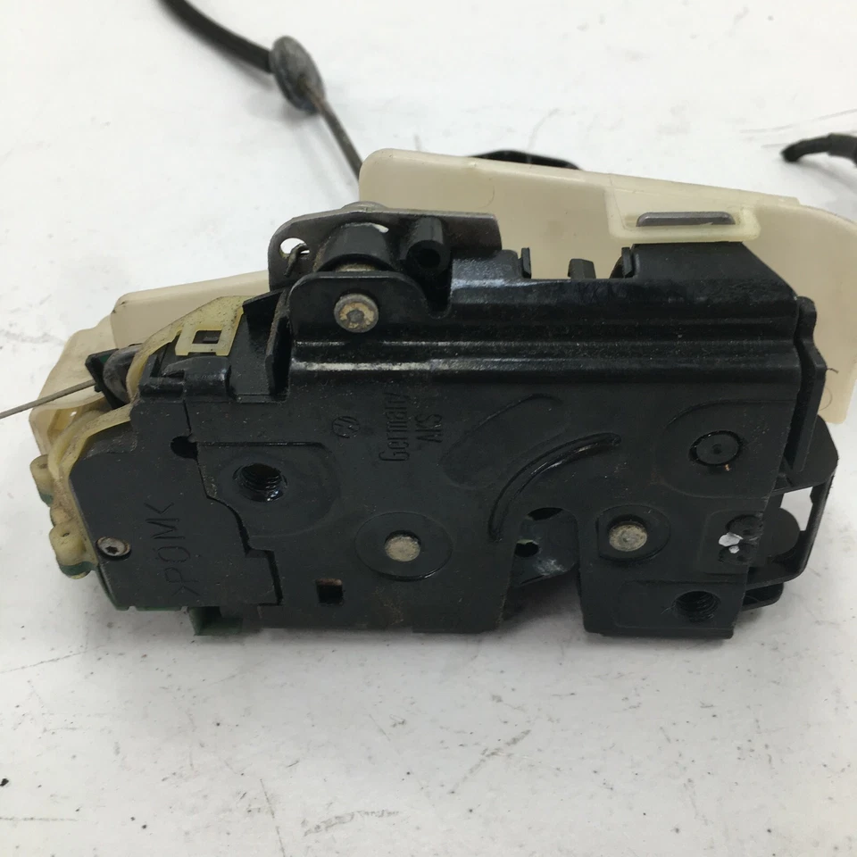 Actuador de cierre de cerradura de puerta trasera derecha pasajero Volkswagen Passat GLS 98-05 OEM Foto 3 de 4