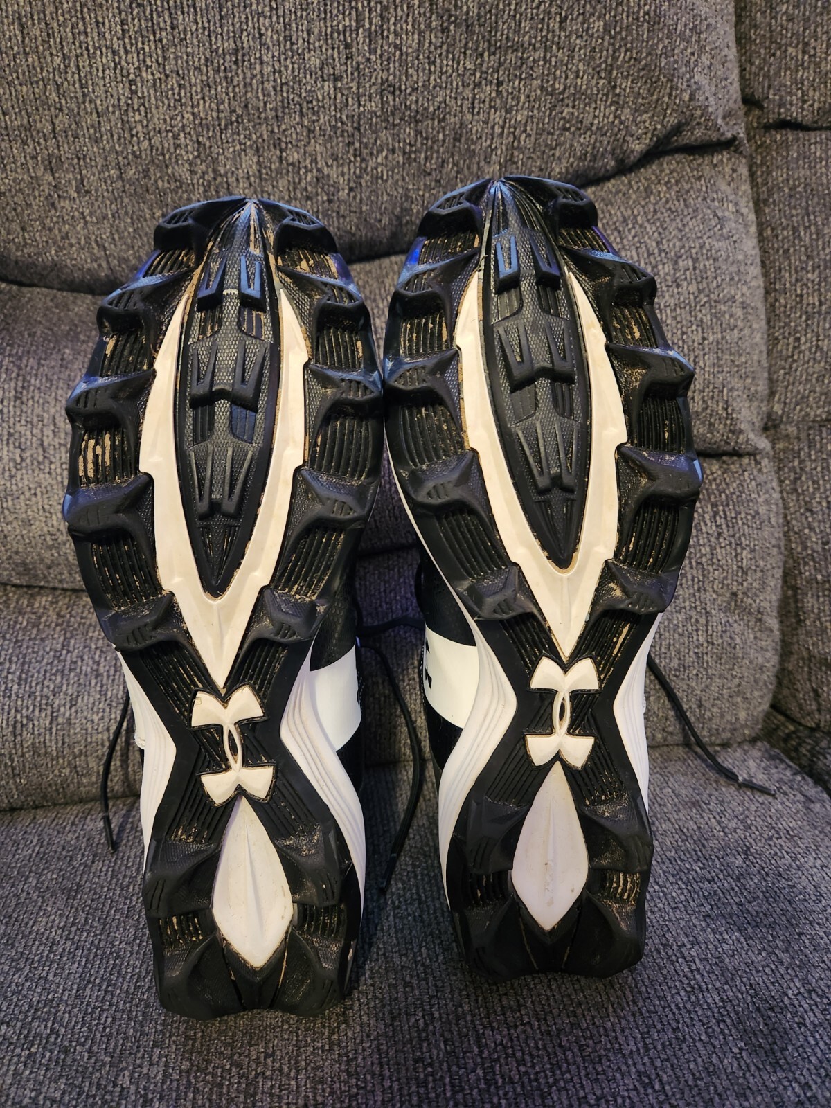 Under Armour Mens Size 11 Football High Top Cleats UA Renegade RM