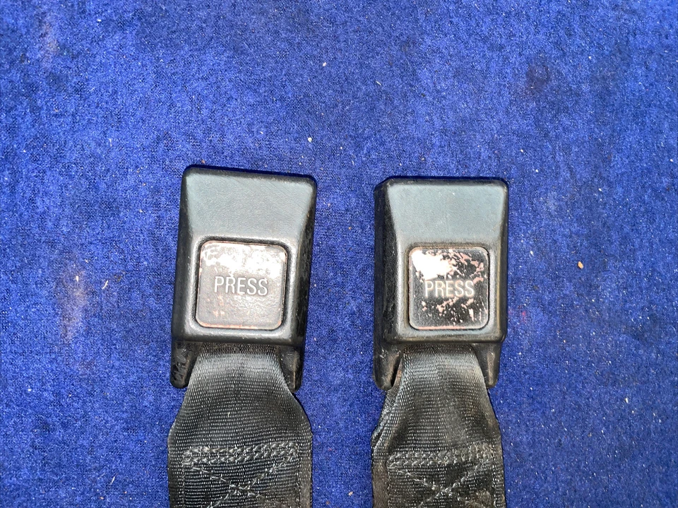 90-96 Nissan 300zx Z32 Rear Seat Belt Buckles  (set Of 2) OEM Latch Buckle - Image 2 of 4