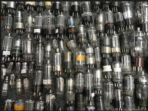 Vacuum Tube Grab Bag! Vintage Lot of ( 50 ) Vacuum Tubes STEAM PUNK ART - Picture 1 of 2