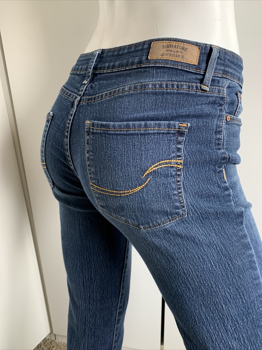 Womens 6M Signature by Levis blue jeans Modern Boot raw hem Womens 6M Signature by Levis blue jeans Modern Boot raw hem
