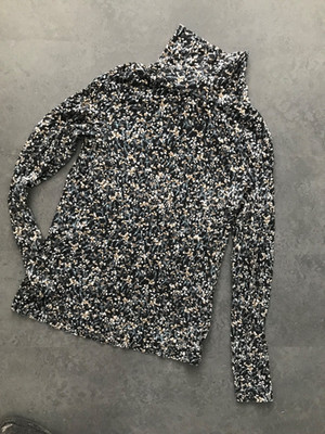 Rollkragenpulli mit Blümchen-Muster, Gr.XS