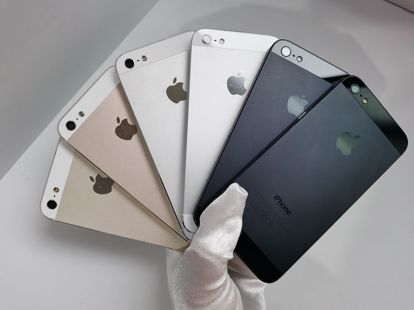 Apple iPhone 5 - Unlocked 16GB / 32GB - iOS 10 - Gold/Black/Silver - 90% N ew