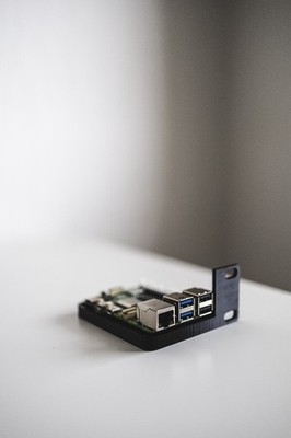 Rackmount Halterung für Raspberry Pi 4 / Pi 5   19''/10 Zoll 1HE Montagerahmen