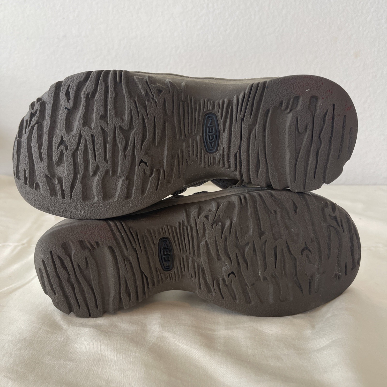 Sandali da trekking Keen marrone beige sussurro sport impermeabili scarpe donna taglia 6 5