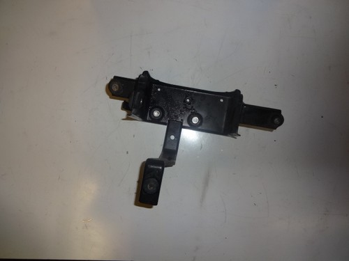 SUZUKI GSF 1250 BANDIT ABS 2007 - 2012:ABS PUMPENHALTERUNG:GEBRAUCHTE MOTORRADTEILE