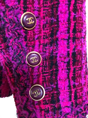 CHANEL(ジャケット) CHANEL BOUTIQUE 95A NEW TAGS TWEED LITTLE BLACK JACKET 24K GOLD CC