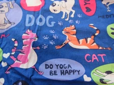 SCRUB TOP    DO YOGA BE HAPPY  size XL  Dogs & Cats & Paw Prints  Zoe & Chloe Co