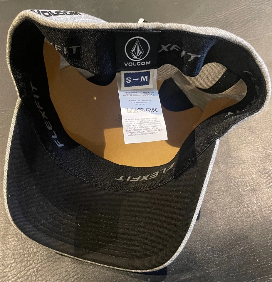 Volcom Stone Fitted Hat Gray S/M Embroidered Solid 6 Panel Vent Holes NEW - Image 3 of 3