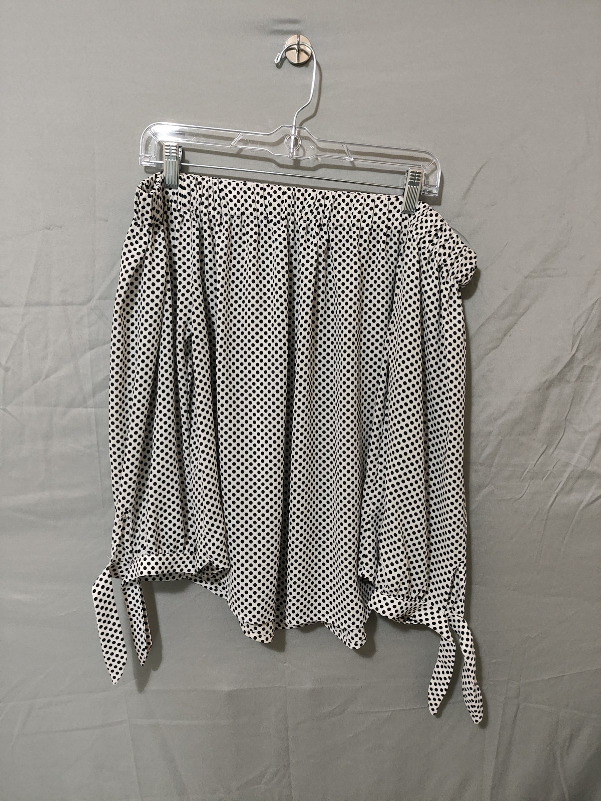 Women's Black & White Polka Dot Off-Shoulder Long Sleeve Blouse - Medium