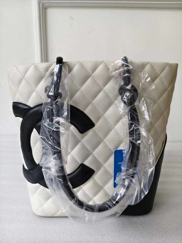 Chanel Blanco Negro Logo Compagnon Cesta Pequeña 03 04 Foto 2 de 4