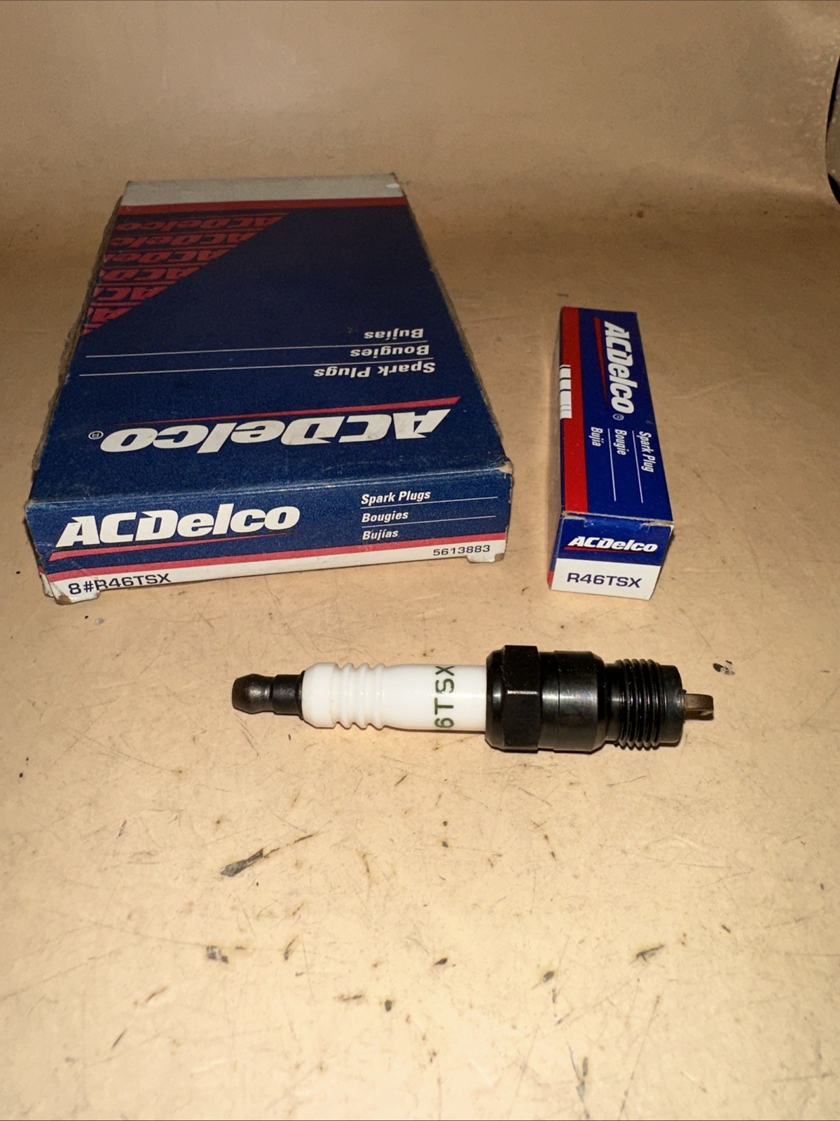 8 ACDelco R46TSX Spark Plugs Fits 74-79 MUSTANG  TBIRD More Tap Desc.