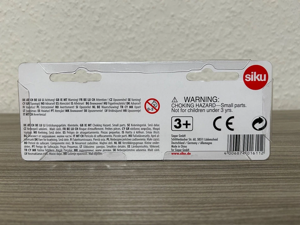 Siku 1611  Tieflader mit Bagger - Bild 4 von 4