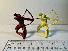 Tim Mee 1960's 60mm plastic Indians shooting bows. Two figures.