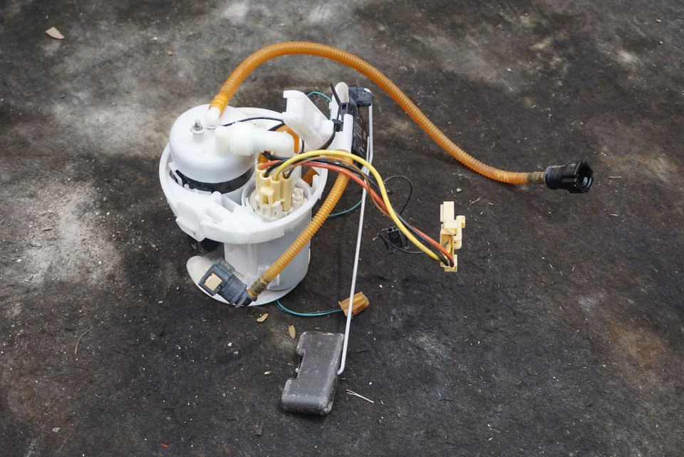 Bomba de tanque de combustible de gasolina emisor OEM 9A7988800 Porsche Panamera 971 2017-22 Foto 4 de 4