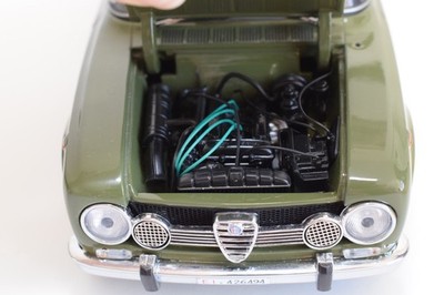 B81 1:18 MINICHAMPS ALFA ROMEO GIULIA SUPER CARABINIERI GREEN