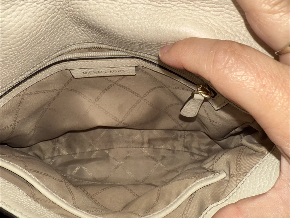 Michael Kors Bedford Legacy Ladies Large Leather Crossbody Bag Beige - Image 4 of 4