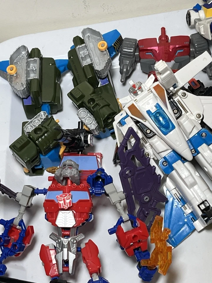 Vintage Huge Lot Of Transformers And Parts 1990s Over 100 Pcs Plastic READ Des - Image 4 of 4