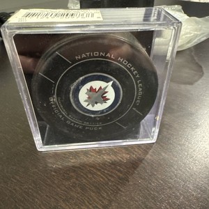 Winnipeg Jets  2011-12 - NHL OFFICIAL GAME PUCK