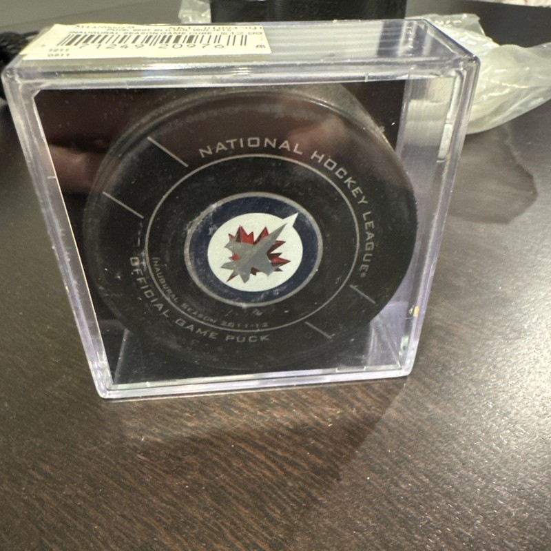 Winnipeg Jets  2011-12 - NHL OFFICIAL GAME PUCK