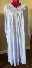 SHADOWLINE Robe Housecoat Gown Short Lilac Floral Embroidery Nylon Vtg Medium
