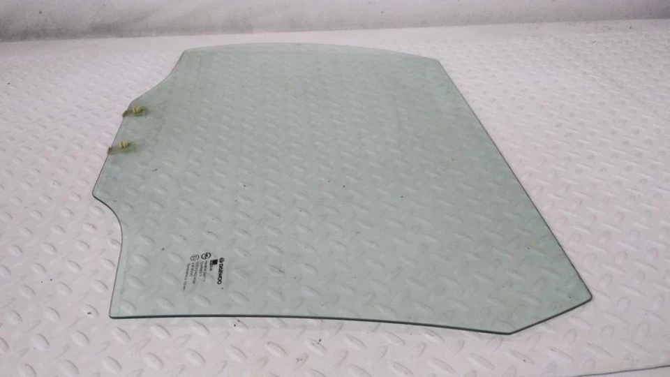 Puerta trasera de cristal para conductor Daewoo Nubira 98-02 Foto 3 de 4