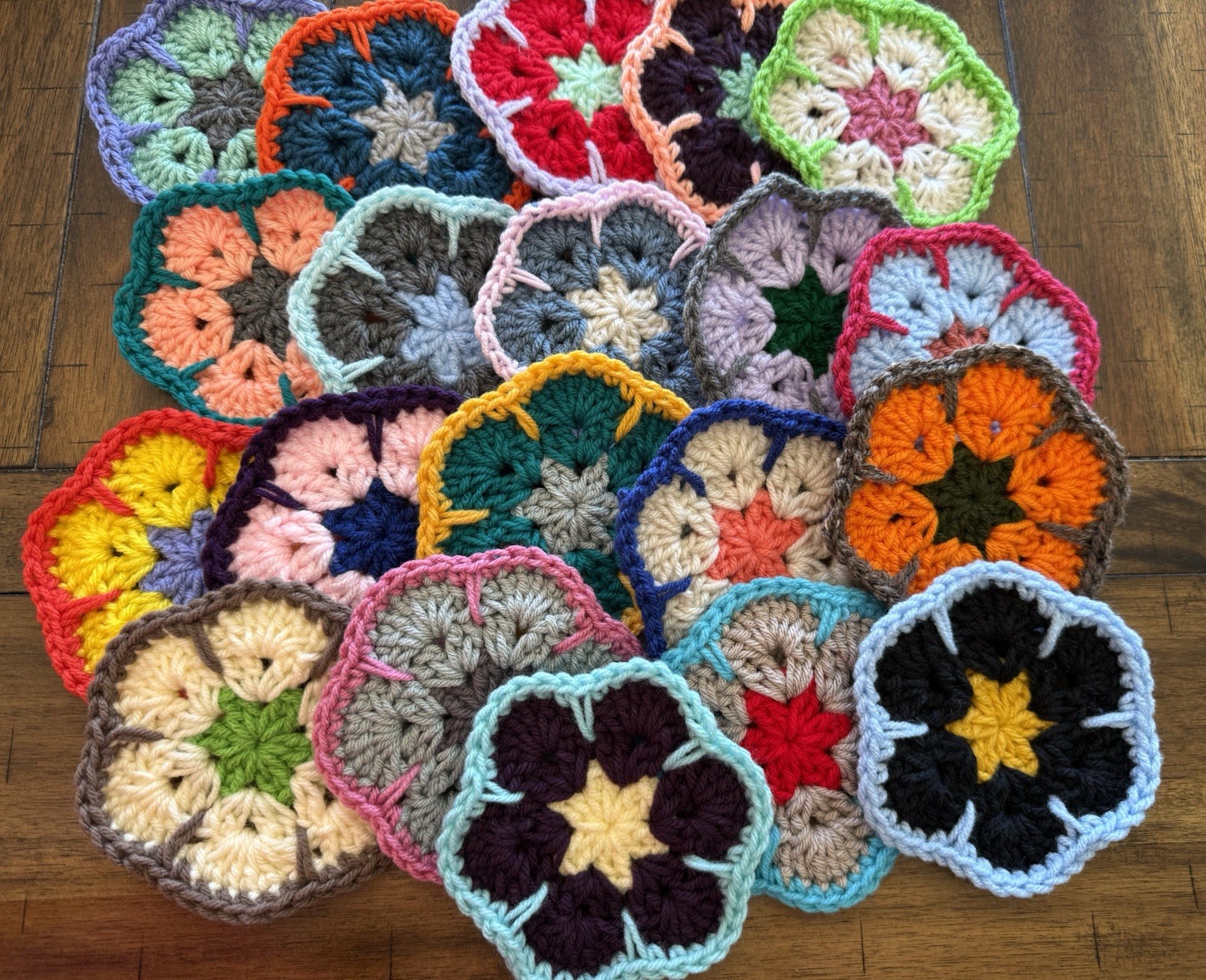 Lot of 20 4.5" Assorted AFRICAN FLOWER HEXAGON Blocks Crochet Afghan