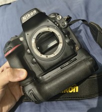 Used Nikon D800 36.3MP DSLR Camera Body and Hand shank