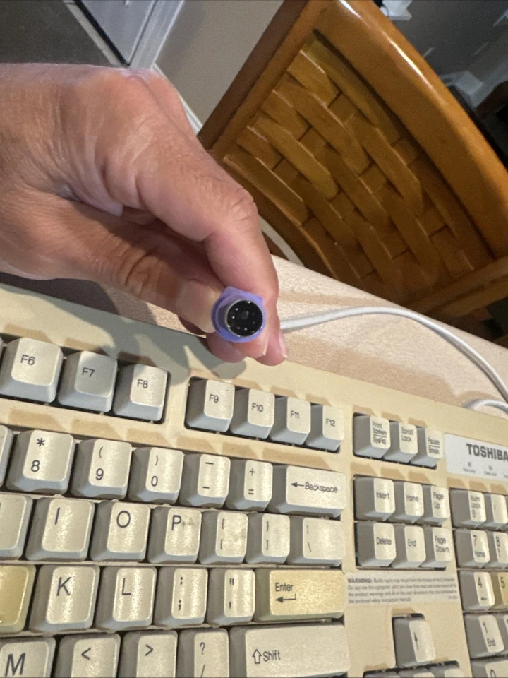 Toshiba KB-2971 Vintage Keyboard PS2 Computer Off White (Yellowed From Age) - Image 2 of 4