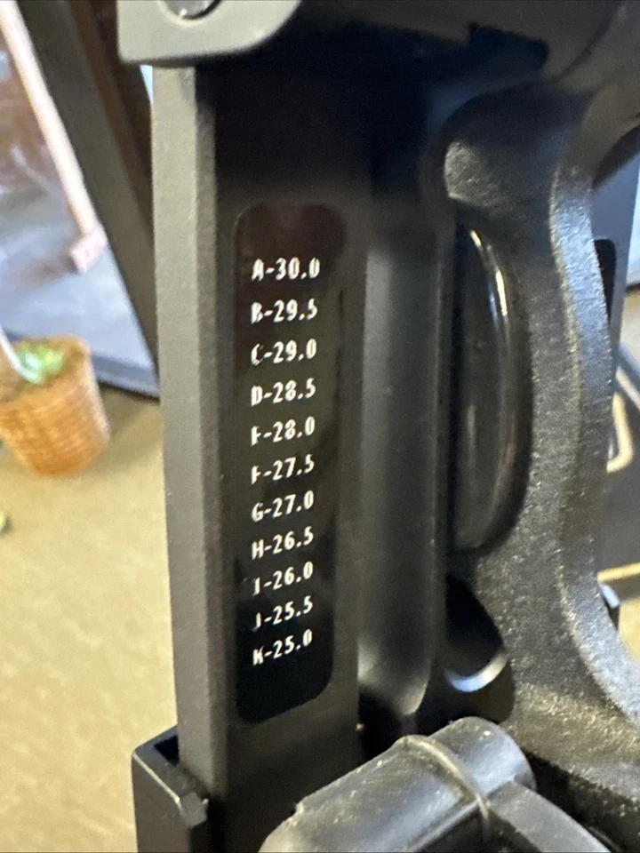 Hoyt Z1S 70# diestro negro con cuerdas y cables rojos NUEVO 1865243 Foto 2 de 4